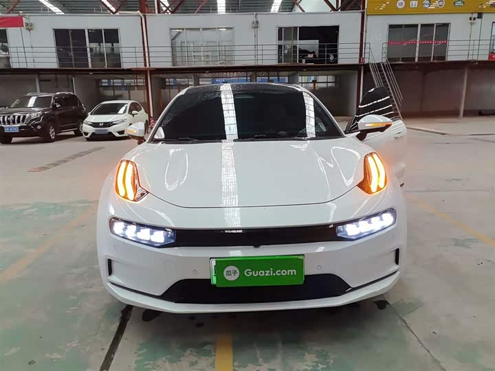 Фото 3 - Zeekr 001