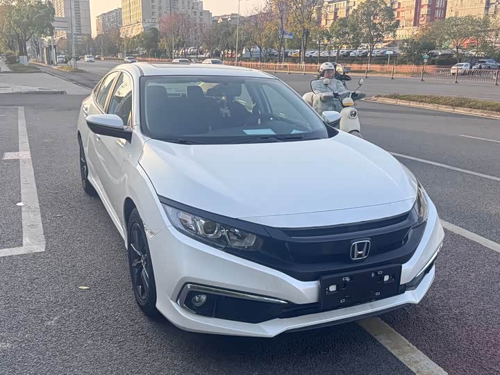 Фото 3 - Honda Civic