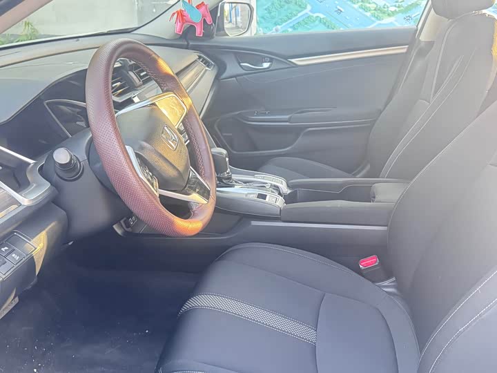 Фото 4 - Honda Civic