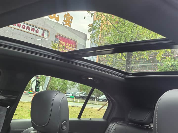 Фото 13 - Cadillac XT4