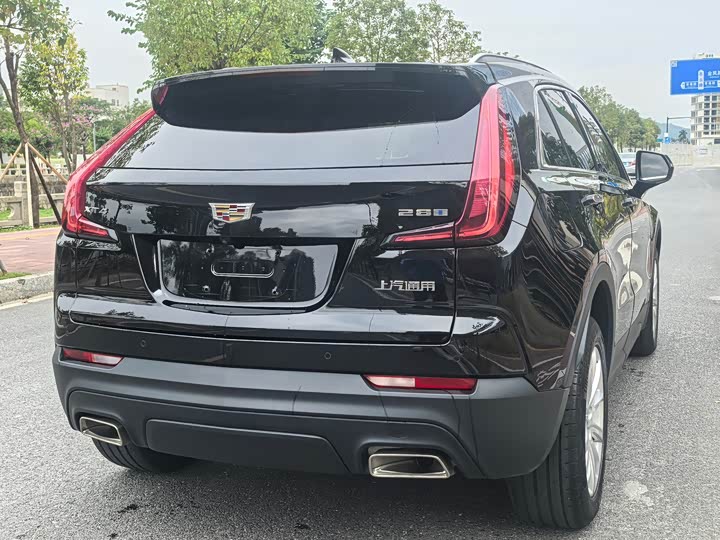 Фото 4 - Cadillac XT4