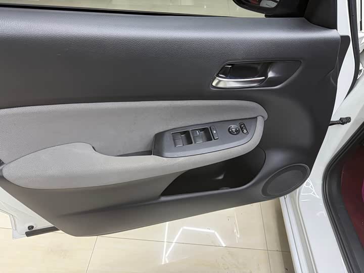 Фото 9 - Honda Life