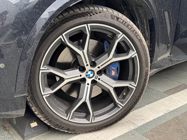 Фото 13 - BMW X5