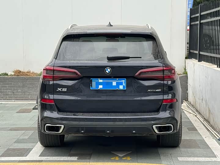 Фото 16 - BMW X5