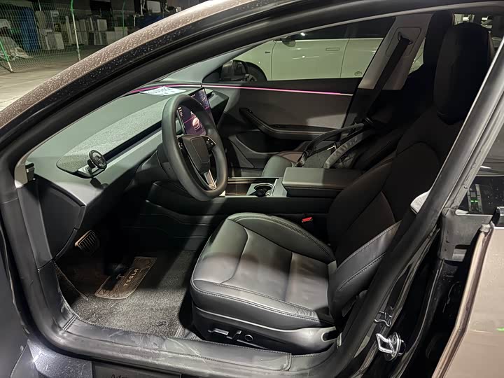 Фото 6 - Tesla Model 3