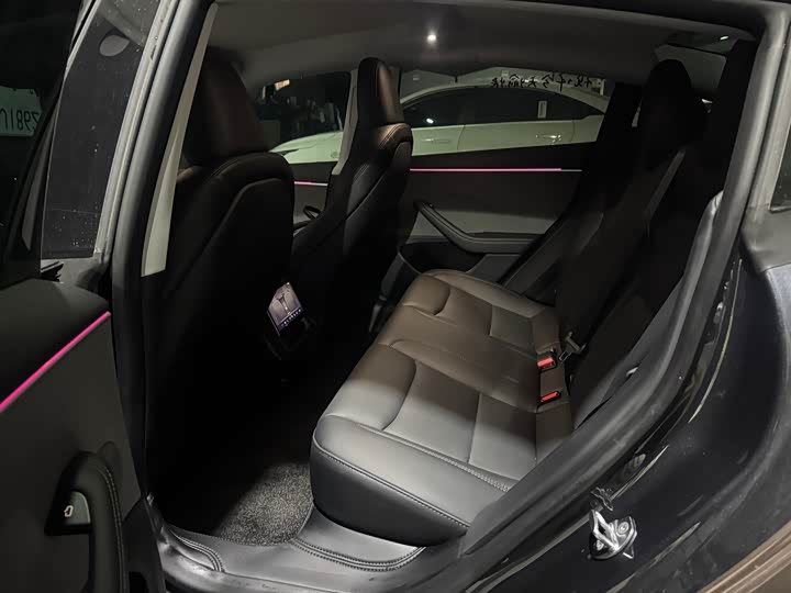 Фото 7 - Tesla Model 3