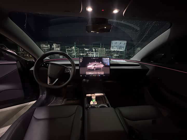 Фото 9 - Tesla Model 3