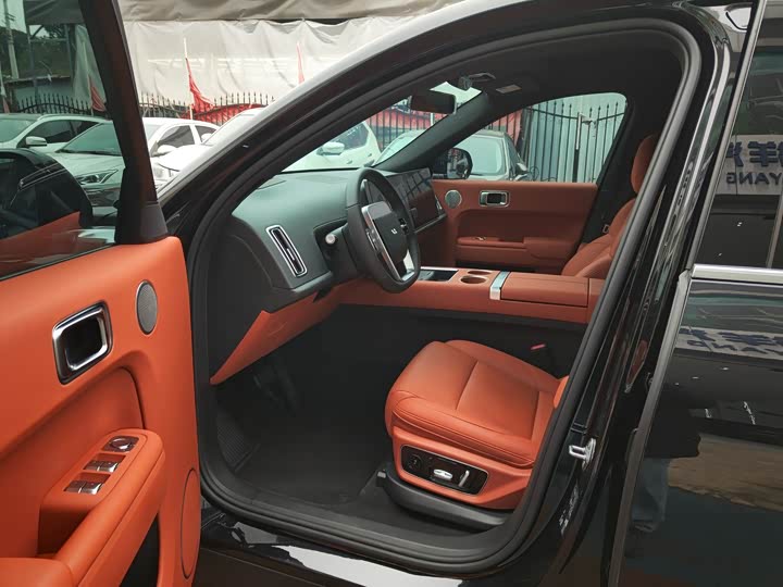 Фото 10 - LiXiang L7