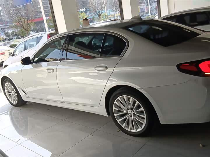 Фото 5 - BMW 5 Series