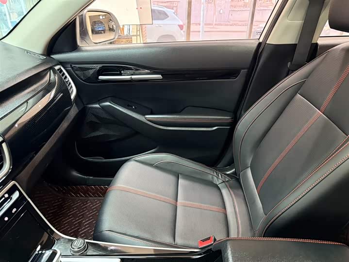 Фото 13 - Kia KX3