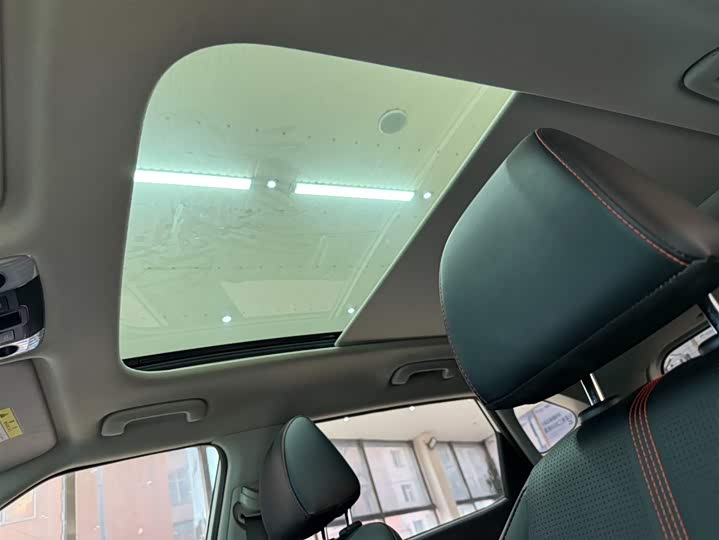 Фото 15 - Kia KX3