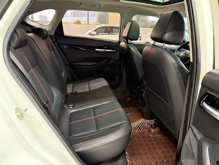 Фото 22 - Kia KX3