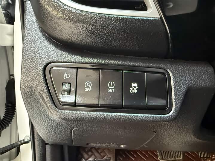 Фото 9 - Kia KX3