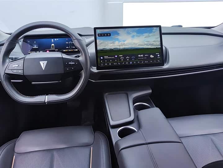 Фото 12 - Changan Deepal SL03