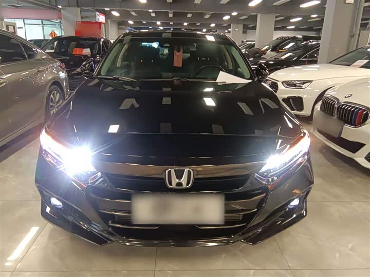 Фото 3 - Honda Accord