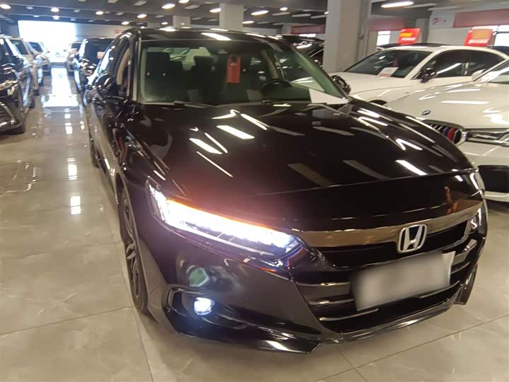 Фото 4 - Honda Accord