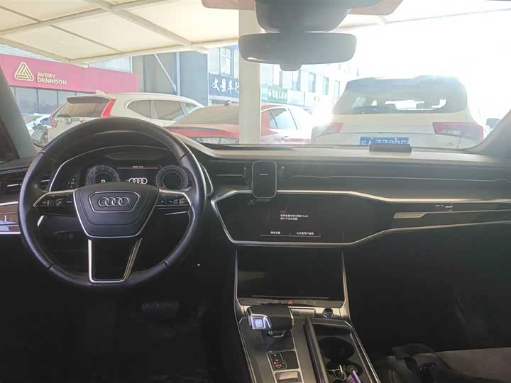 Фото 9 - Audi A6L