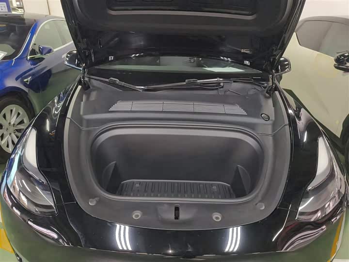 Фото 10 - Tesla Model Y