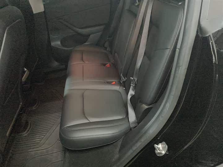 Фото 14 - Tesla Model Y