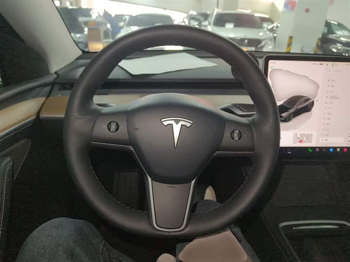 Фото 3 - Tesla Model Y
