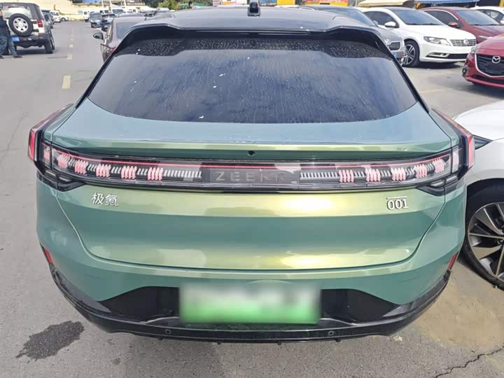Фото 6 - Zeekr 001