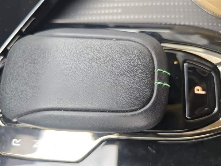 Фото 9 - Zeekr 001