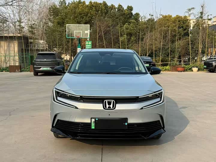 Фото 2 - Honda e:NP2