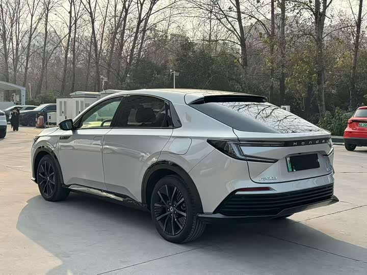 Фото 7 - Honda e:NP2