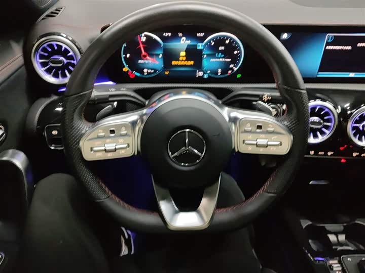 Фото 11 - Mercedes-Benz CLA-Class