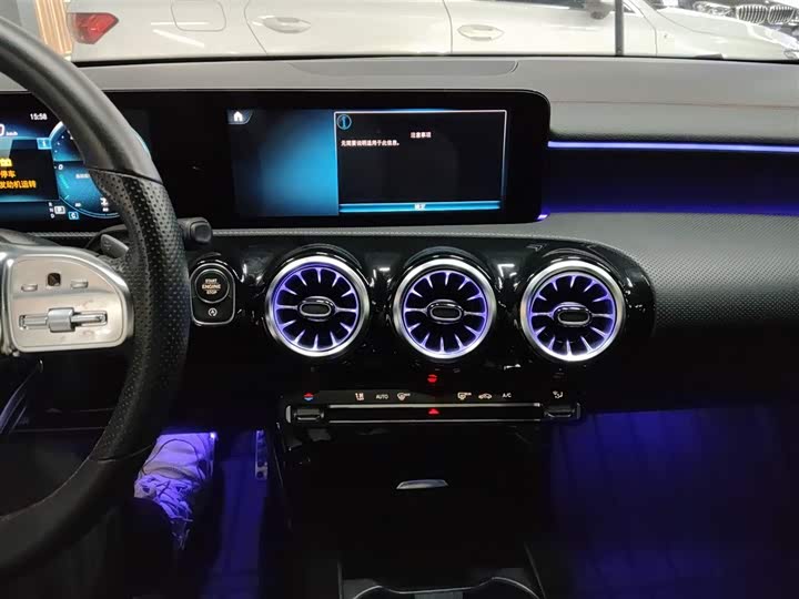 Фото 13 - Mercedes-Benz CLA-Class