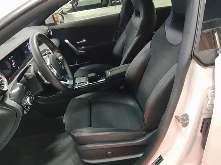 Фото 15 - Mercedes-Benz CLA-Class