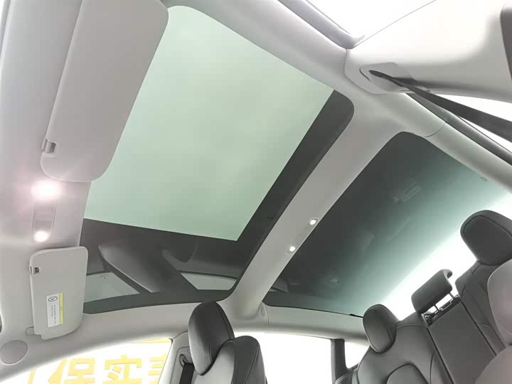 Фото 14 - Tesla Model 3