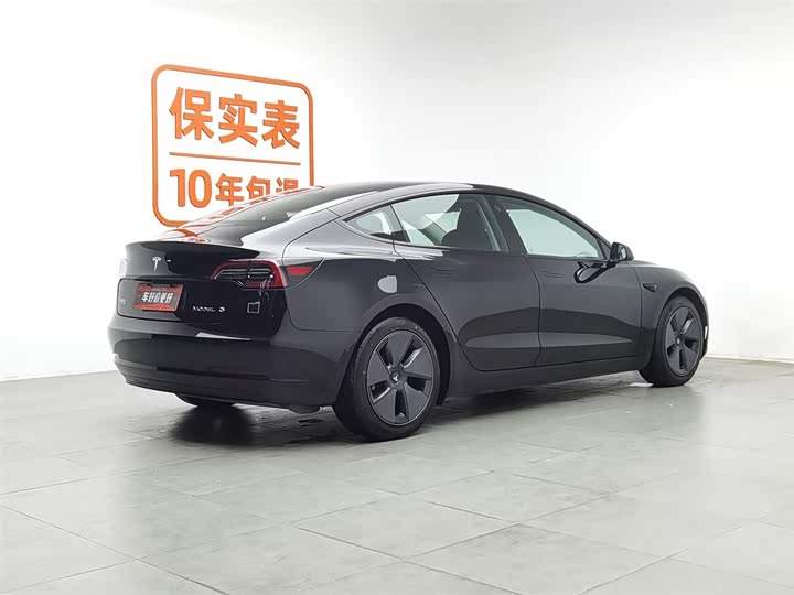 Фото 2 - Tesla Model 3