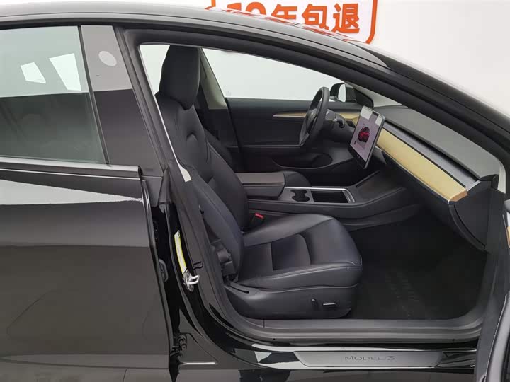 Фото 23 - Tesla Model 3