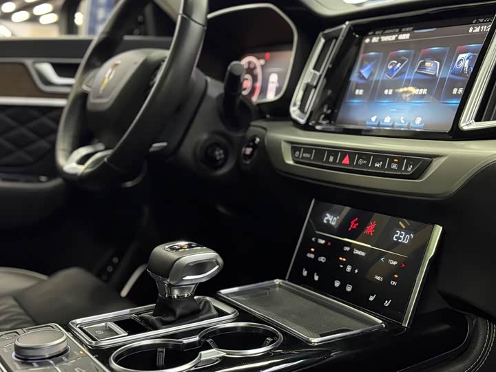 Фото 13 - Hongqi HS7