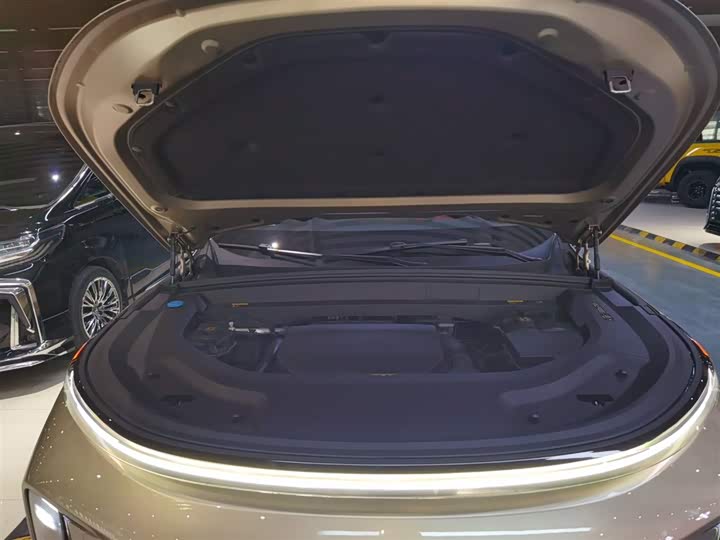 Фото 10 - LiXiang L9