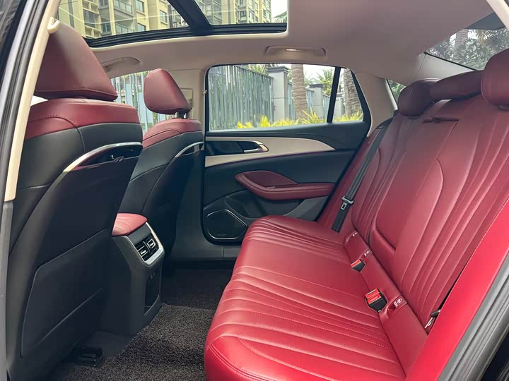 Фото 6 - Hongqi H5