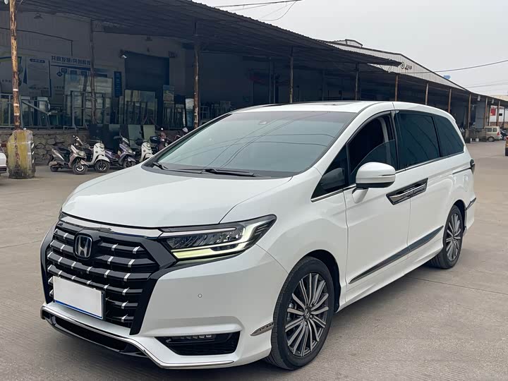 Фото 1 - Honda Elysion