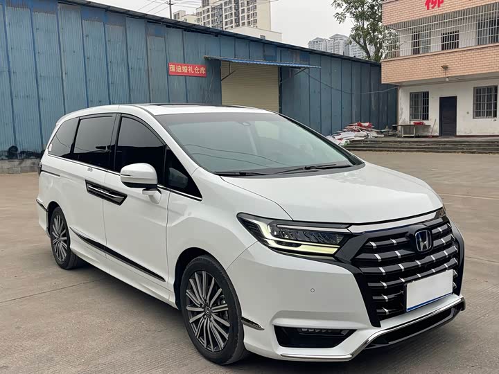 Фото 3 - Honda Elysion