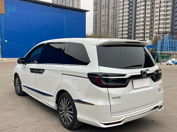 Фото 6 - Honda Elysion