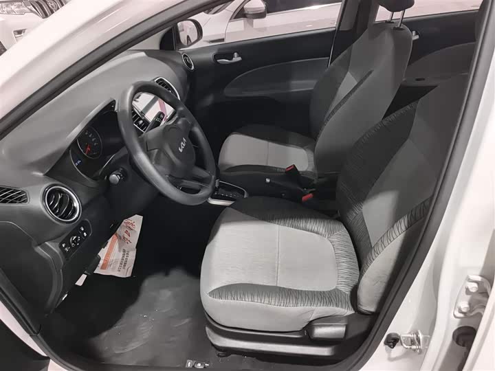 Фото 15 - Kia Pegas