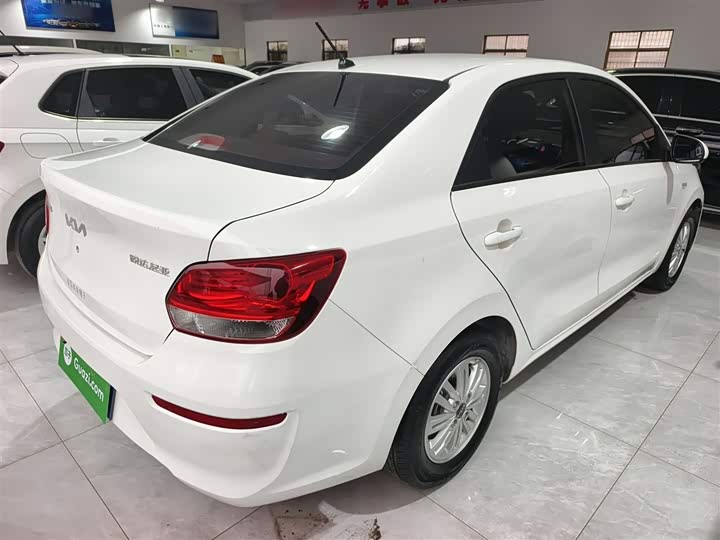 Фото 7 - Kia Pegas