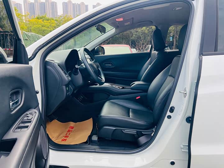 Фото 11 - Honda Vezel