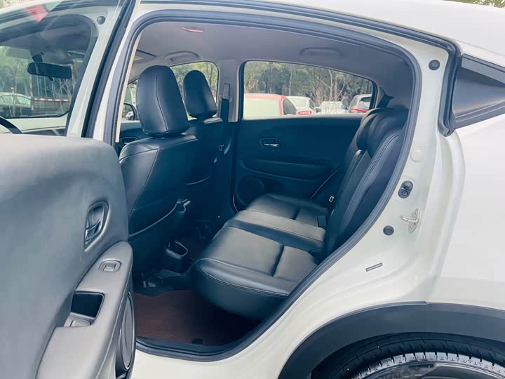 Фото 12 - Honda Vezel