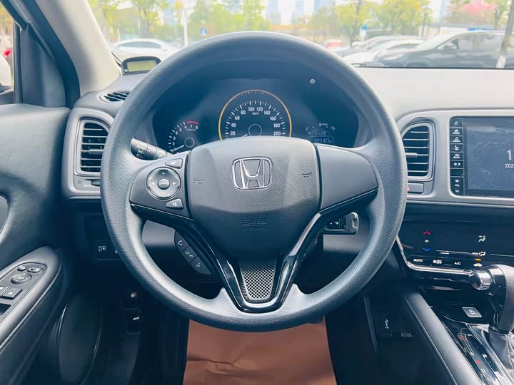 Фото 18 - Honda Vezel