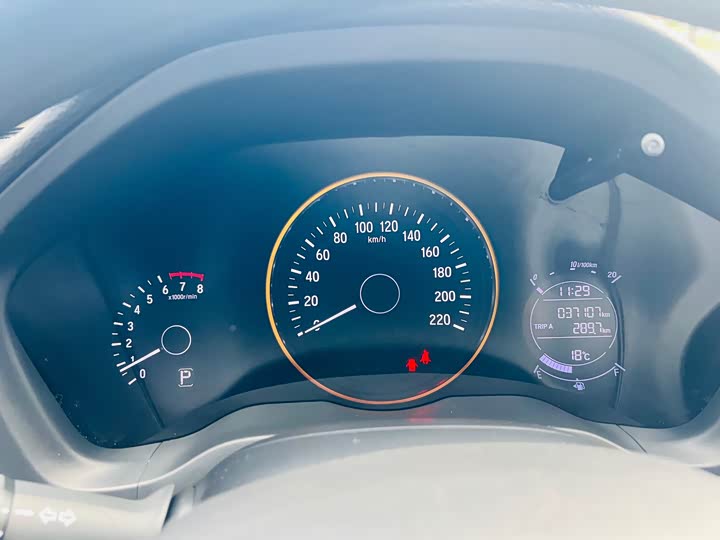 Фото 19 - Honda Vezel