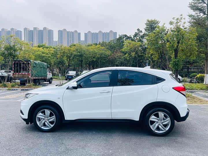 Фото 7 - Honda Vezel