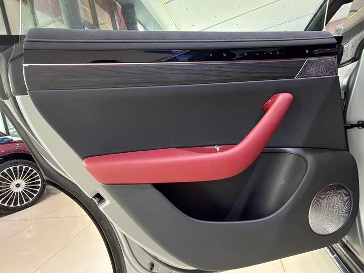 Фото 11 - Luxeed S7