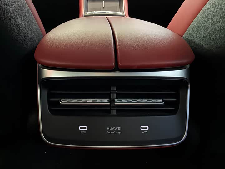 Фото 12 - Luxeed S7