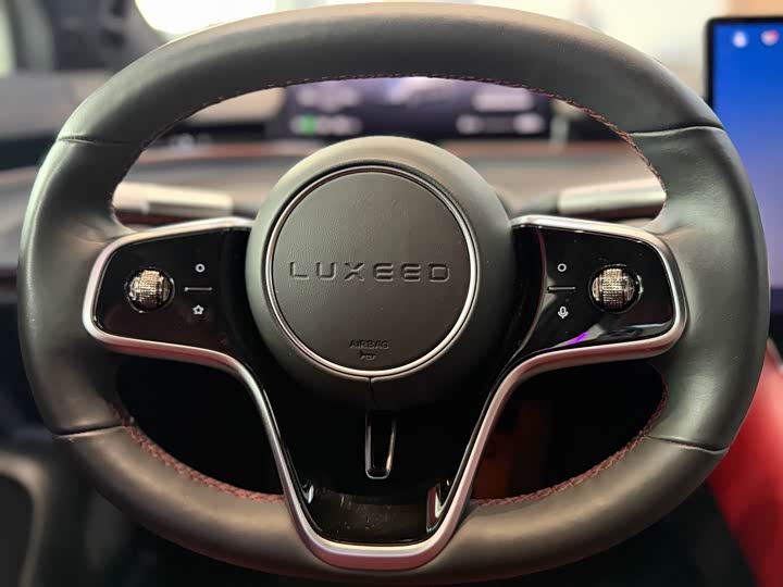 Фото 14 - Luxeed S7